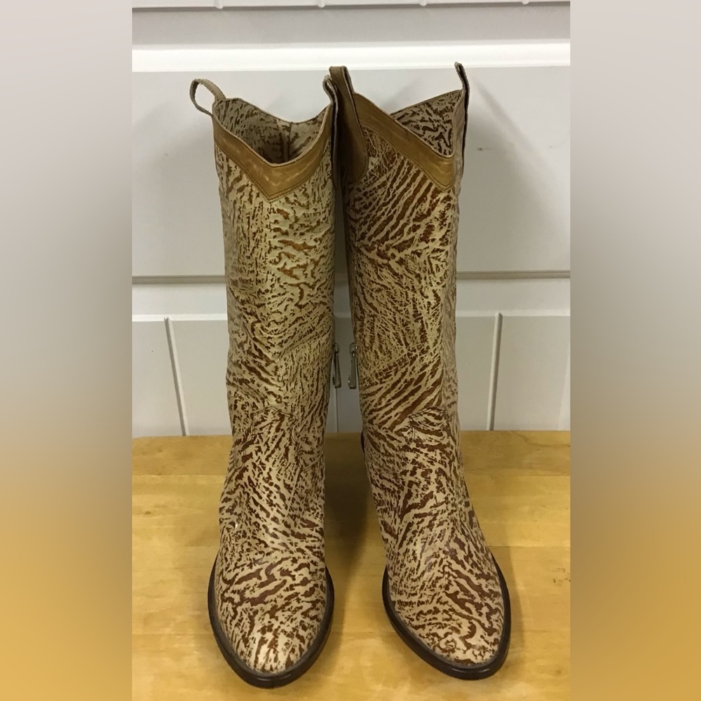 Brown Patterned LEATHER Side Zip Pull On Women's Boots size 7